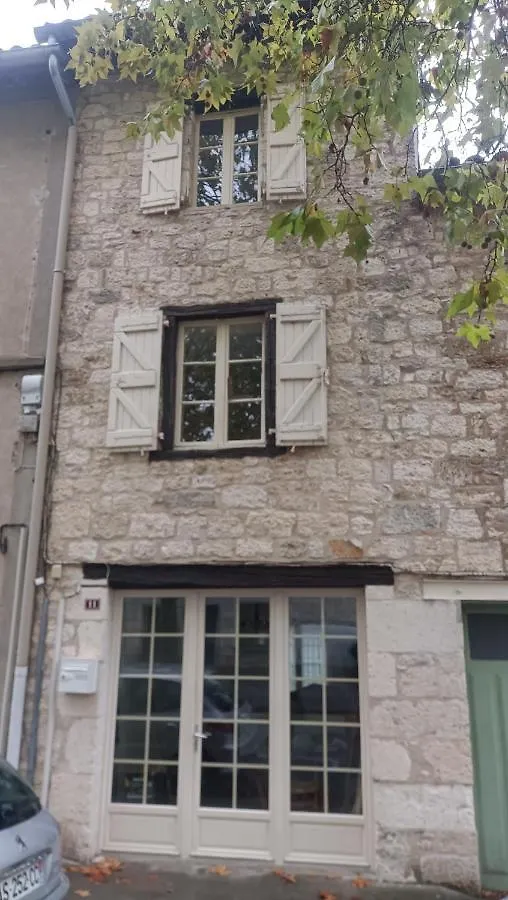 Homestay Maison Paisible Avec Parking Montpezat-de-Quercy