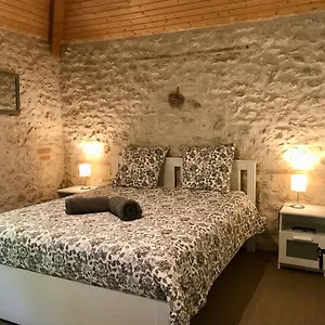 Hébergement de vacances De Charme Avec Piscine, Montpezat-de-Quercy